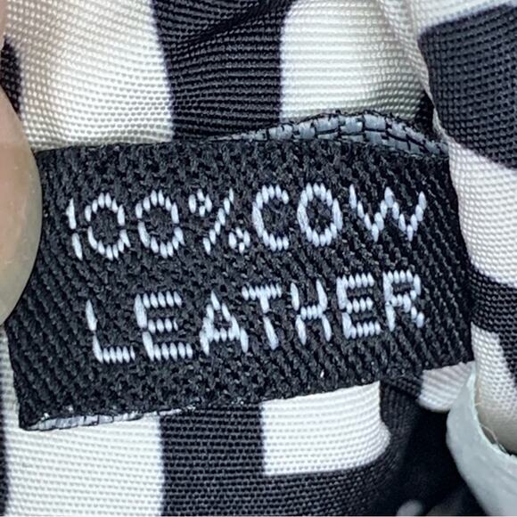 Marc by Marc Jacobs Crossbody Leather Taupe Zipper Closure Full Lining - Picture 13 of 14